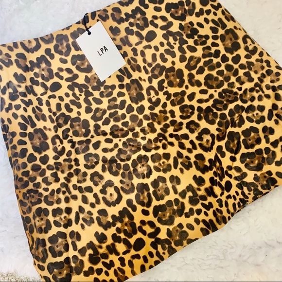 LPA NWOT Lambs Leather Leopard Print Mini Skirt - Picture 6 of 7